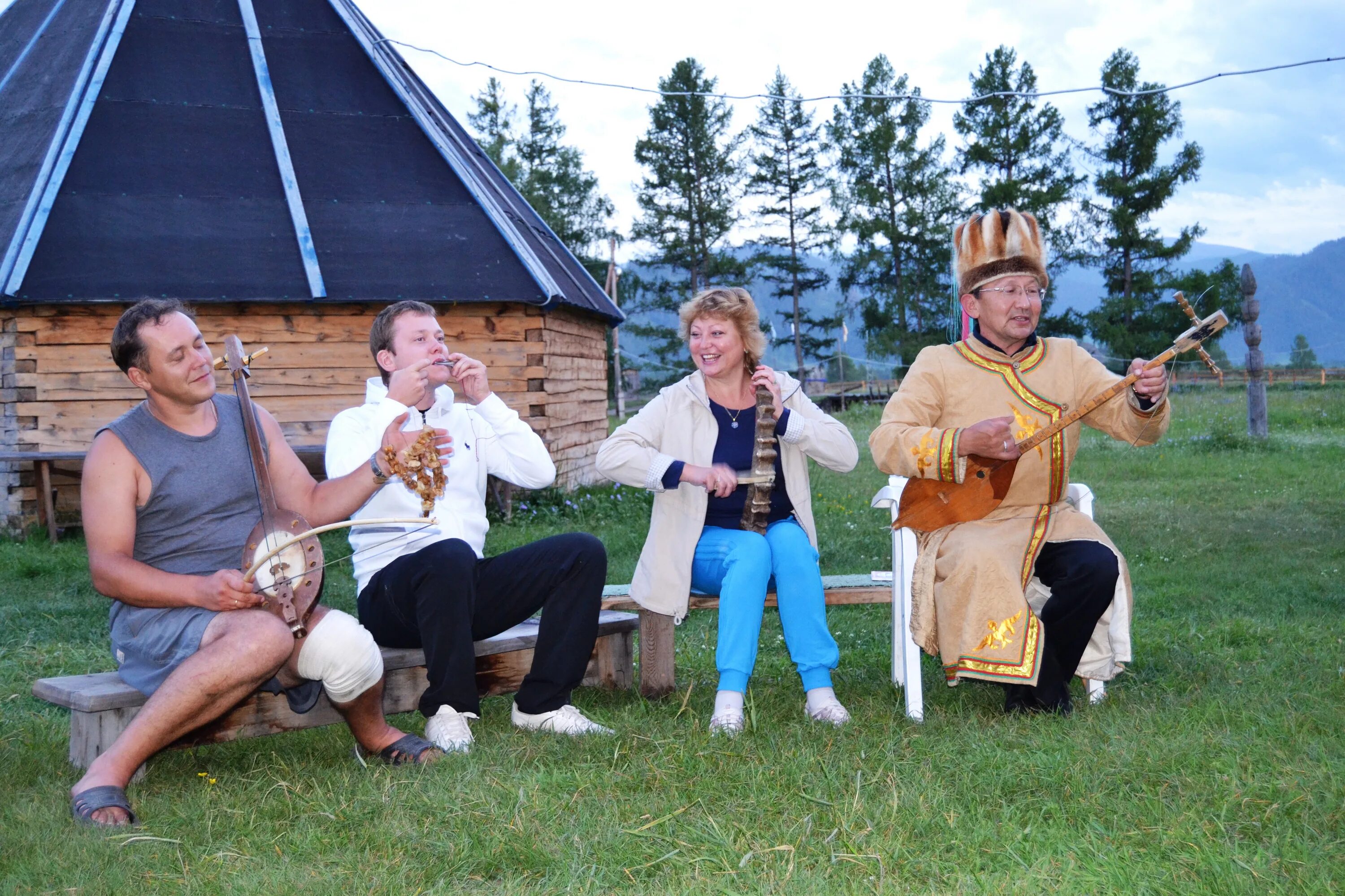 мультинские озера палаточный лагерь. горный алтай походы в горы. республика алтай коренные жители кумандинцы. шорцы алтайцы телеуты. алтай манжерок горы.