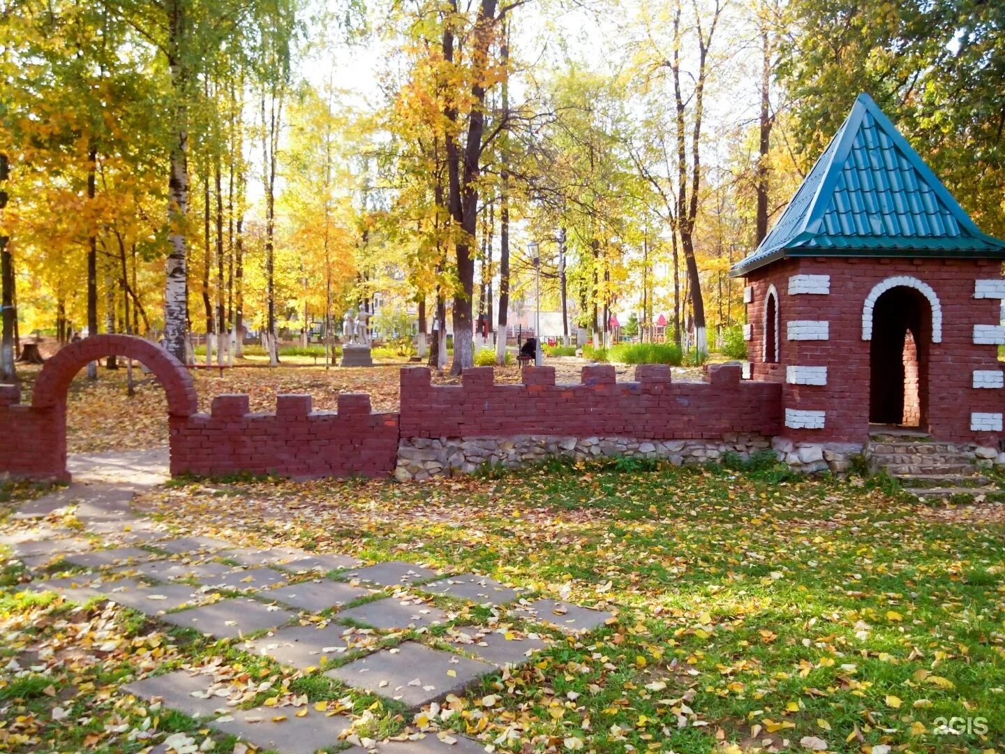 Парк апполо киров. Сад аполло киров. Парк апполо киров. Парк аполло киров жирафы. Парк аполло киров.