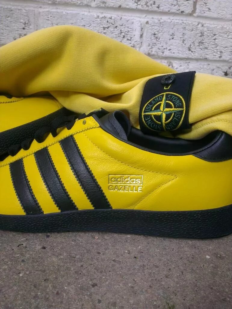 Adidas stone. Adidas Gazelle Stone Island. Адидас Stone Island. Adidas Gazelle Custom. Коллаборация адидас и стон Айленд кроссовки.