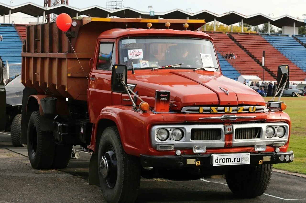 Дром приморский край трактора. Toyota Dyna самосвал. Toyota Dyna 200. Toyota Mini Truck 4x4. Грузовики 4 ВД.