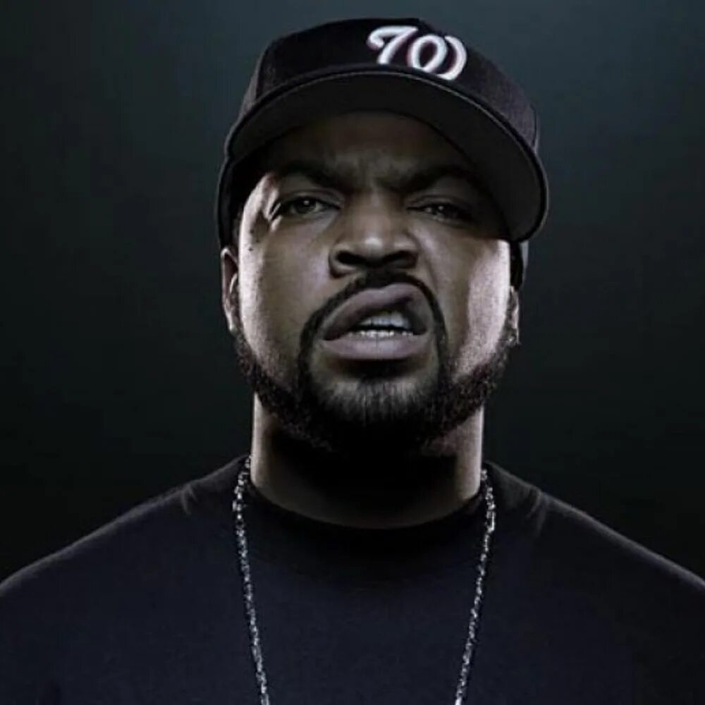 Ice cube remix. Айс Кьюб. Ice Cube в кепке. Ice Cube американский рэпер. Ice Cube злой.