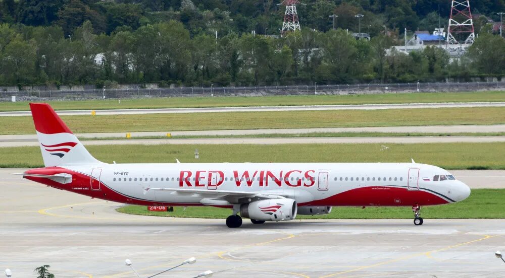 Боинг 777 Red Wings. Ред Вингс 777-200. B777-200er ред Вингс. Боинг 777 200 ред Вингс.