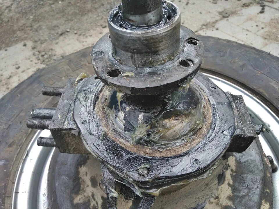 Кулак поворотный передний уаз 469. Передний поворотный кулак ваз для самоделки. Болты поворотного кулака уаз 31514. Кулак поворотный передний уаз патриот. Поворотный кулак ваз 2107.