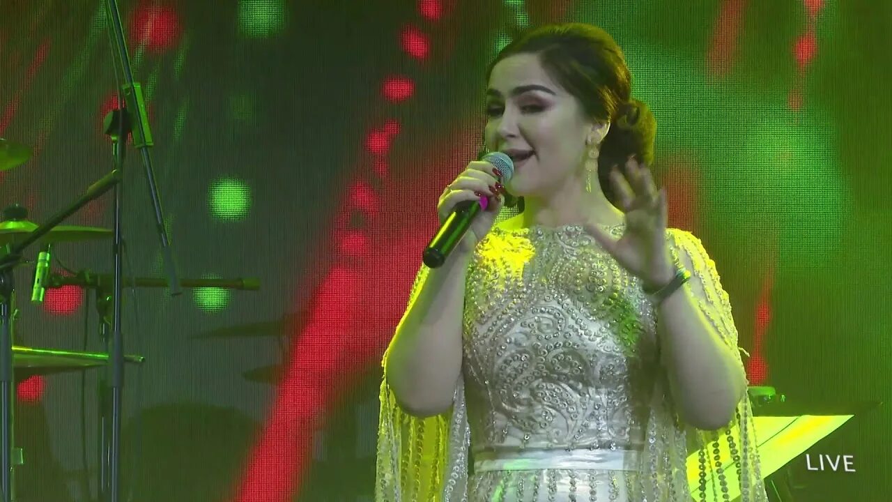 Нигина амонкулова 2022 фото. Нигина амонкулова таджикская певица. Нигина амонкулова дуст. Dilnoma. Нигина амонкулова чакан.
