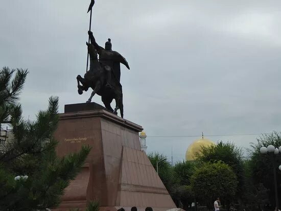 Алматы наурызбай батыра. Памятник райымбеку батыру. Каскелен. Браво, казахстан, алматы, улица наурызбай батыра. Алматы наурызбай батыра.