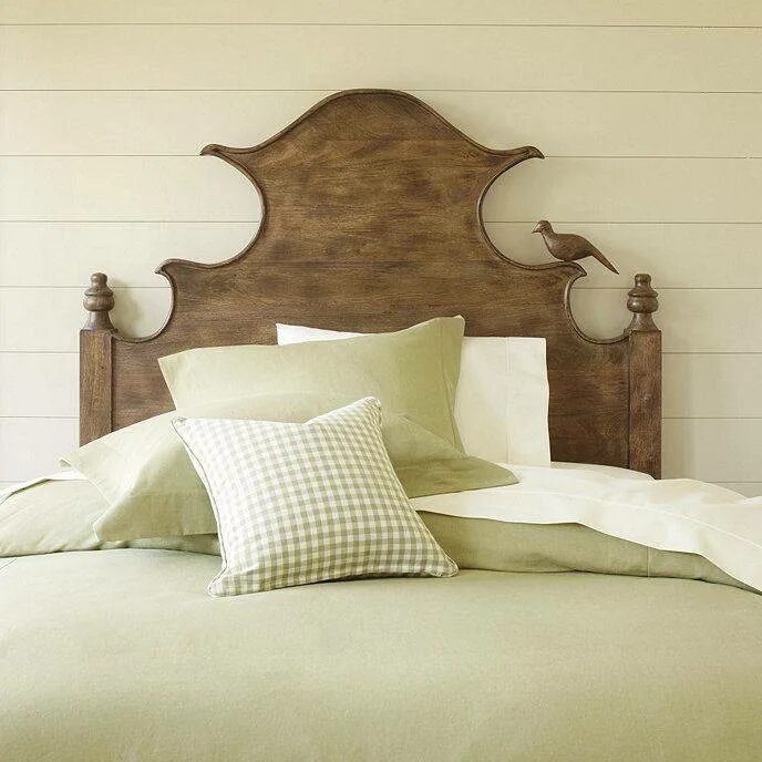Изголовье кровати из дерева. Изголовье кровати из фанеры. Необычное изголовье. Красивое изголовье кровати из дерева.