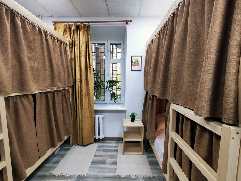 Хостел 7 дней уфа. Скай хостел шереметьево. The 7 hostel москва сити. Хостел 7. Хостел 7.