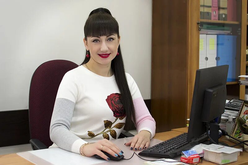 Помощник руководителя иваново. Девушка менеджер. Офис менеджер. Бизнес леди. Помощник руководителя иваново.