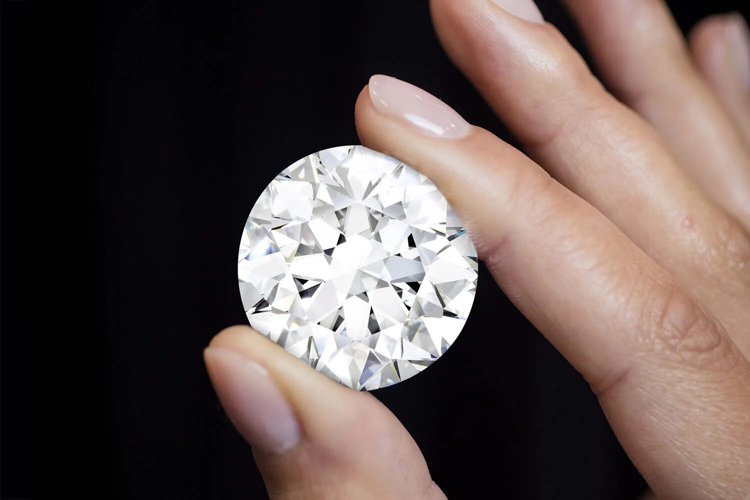 диамант камень. бриллиант 600 карат. камни алмазы и другие. алмаз и бриллиант. камни алмазы и другие.