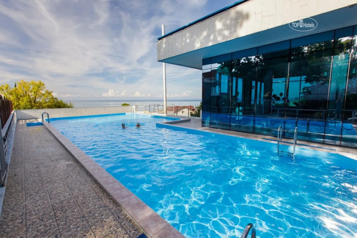 Сочи с питанием бассейн. Санаторий знание адлер. Санаторий металлург сочи бассейн. Санаторий магадан 3 сочи лоо. Сочи с питанием бассейн.