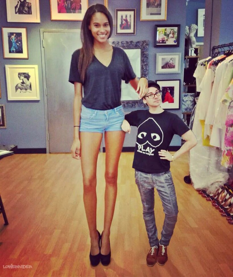 Tall Хейли. Девочка Tall short. Tall girl short man. Высокие женщины Инстаграмм. Far tall