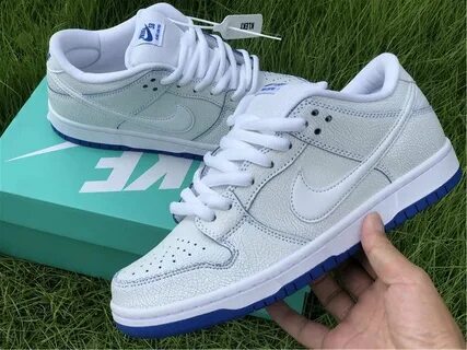 Dunk sb low white