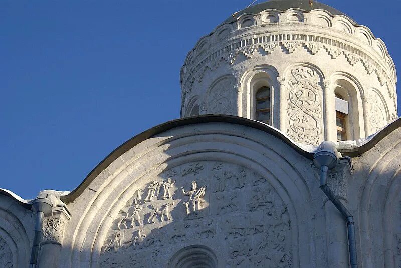 лавра церковь иоанна предтечи. апсида в храме василия блаженного. декоративное завершение храма. храм-часовня пицундских святых. декоративное завершение храма.