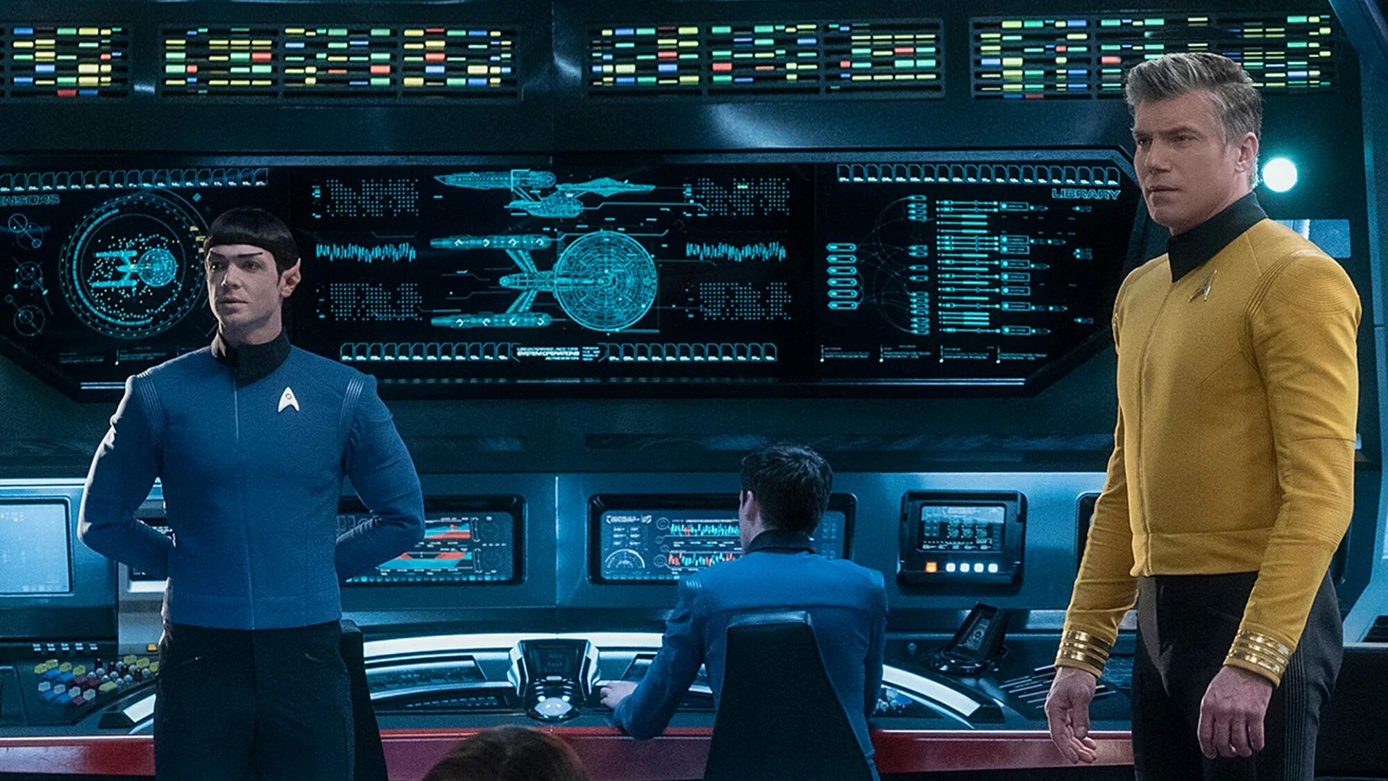 Капитан пайк звездный путь дискавери. Звёздный путь дискавери 2 сезон. Звездный путь фильм 2009 энтерпрайз. Итан пек спок. Спок дискавери.