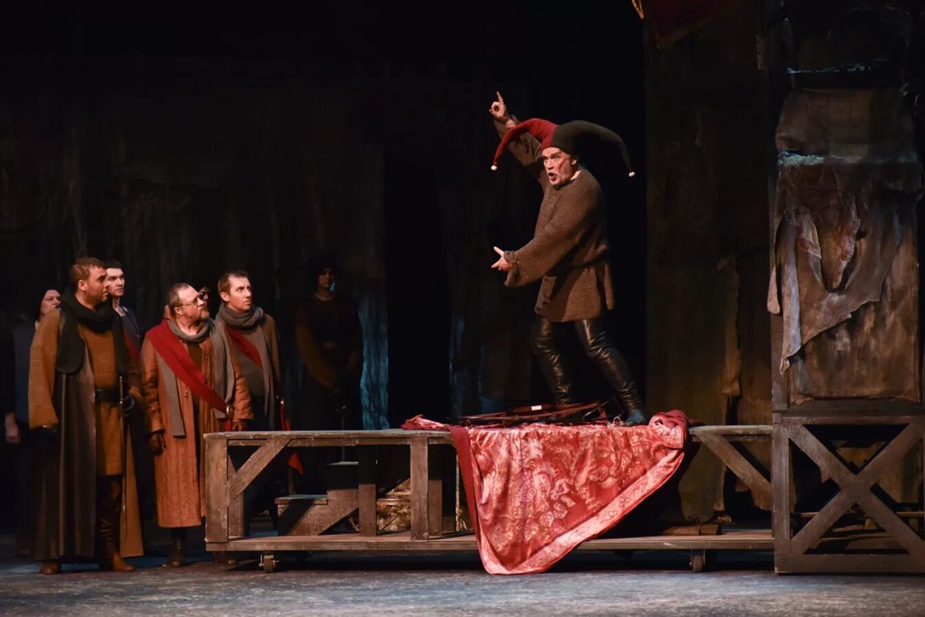 Новошахтинский драматический театр король лир. Король лир постановка малый театр. Король лир пьеса. Король лир пьеса. Король лир уильям шекспир театр.