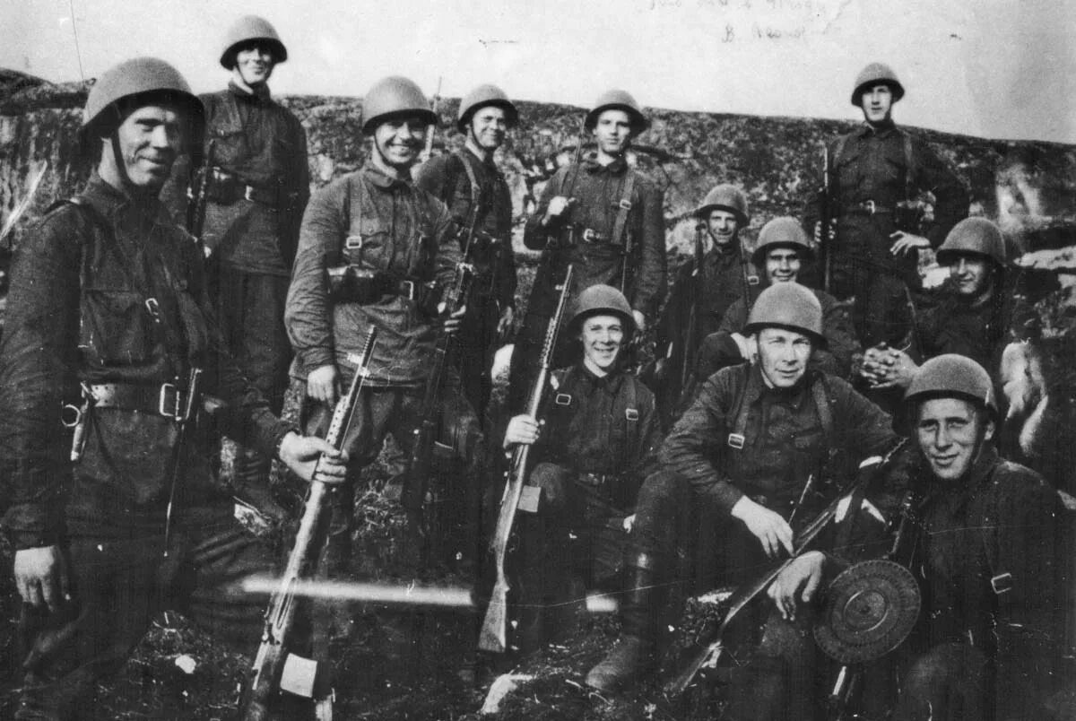 Карельский фронт 1941 Мурманск. Отряд разведчиков 1941. Военные годы. Отряд солдат ВОВ.