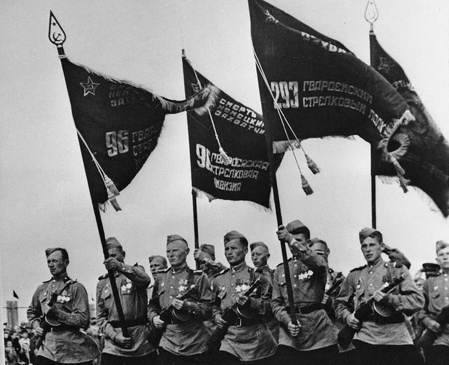 Знамена великой победы. Знамя победы в великой отечественной войне 1941-1945. знамя победы ссср. флаг победы в великой отечественной войне.