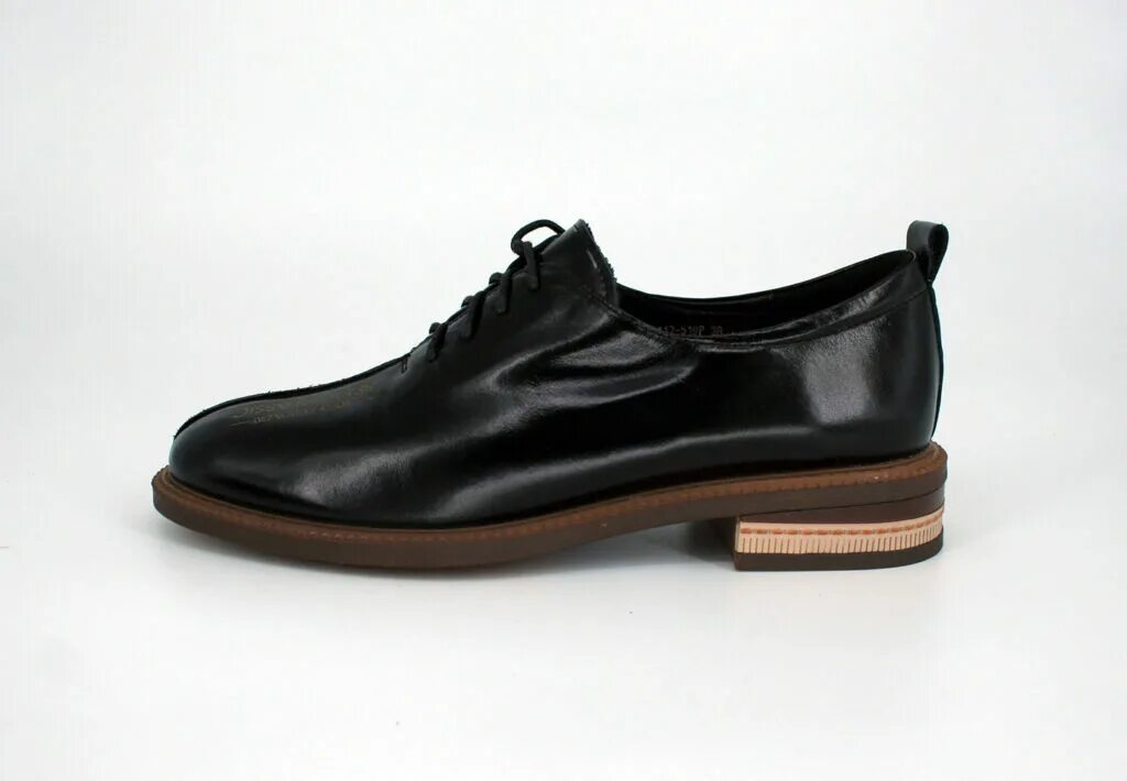 Покажи черную обувь. Atomio lardini. Поварская обувь. Ботинки на каблуке. Ботинки zara черные.