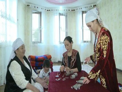 Секс түкті письки бар майлы аналармен