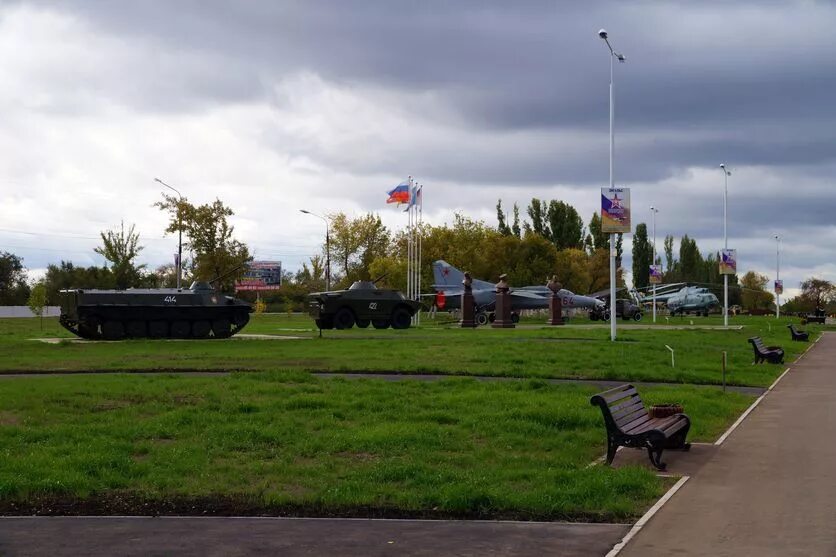 Парк Патриот Саратов. Город Энгельс парк Патриот. Парк военной техники в Энгельсе. Парк патриот энгельс