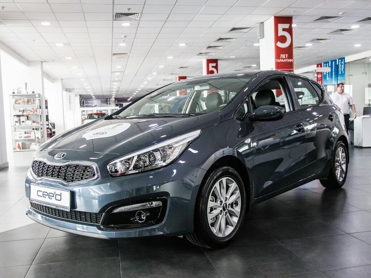 Новый сид цена. Kia Ceed Hatchback 2018. Kia Ceed 2019 хэтчбек. Kia Ceed 2 2018. Кия СИД 2018 хэтчбек.