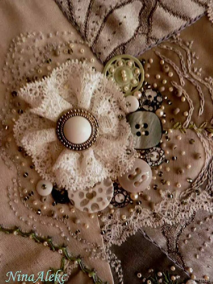 шебби шик вышивка. винтажные игольницы. надежда синкевич вышивка. лоскутные мелочи. винтаж рукоделие.