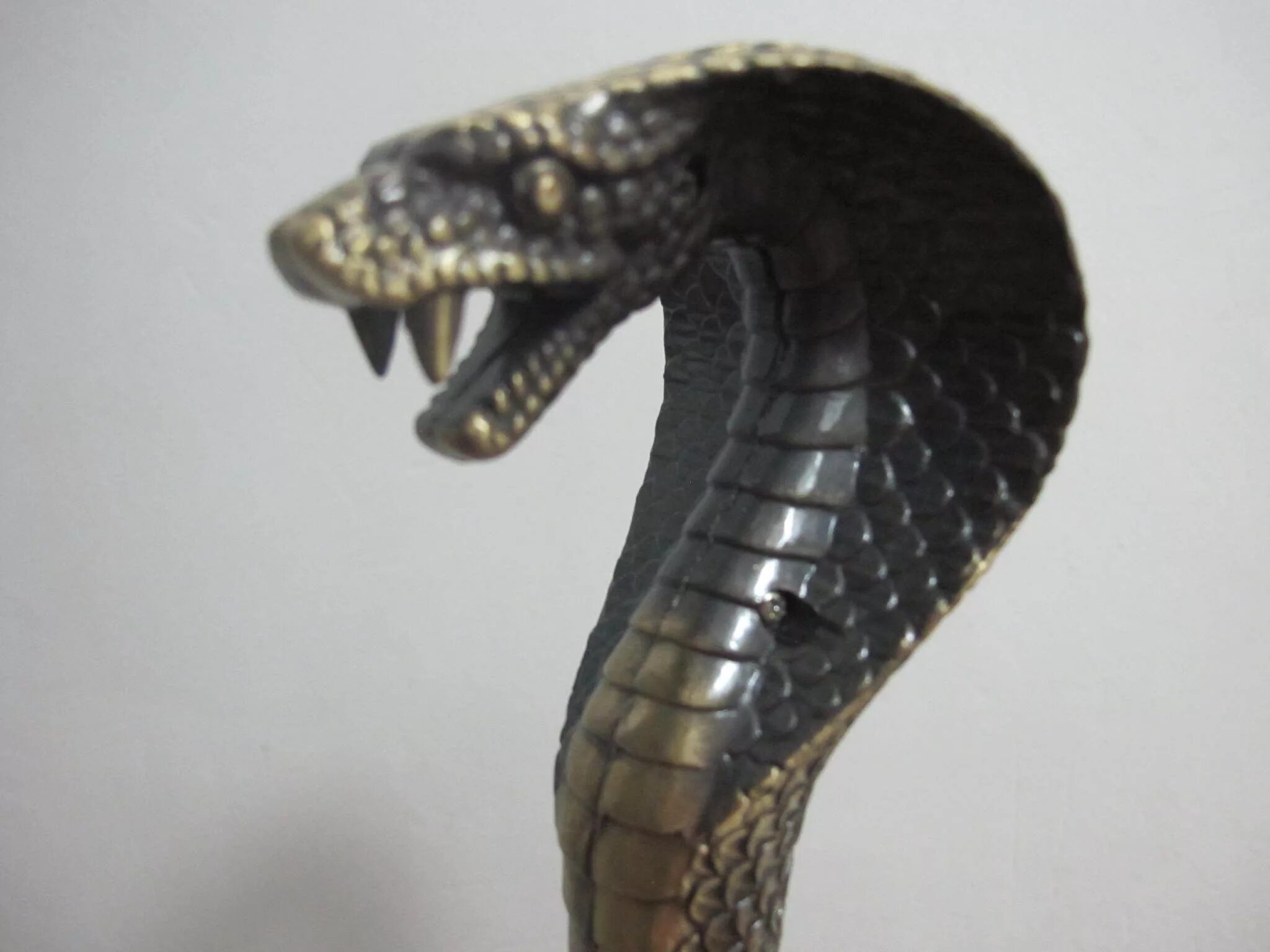 объемная змея из бумаги. змея кобра. змея из покрышек. модульное оригами змея. поделка змея.