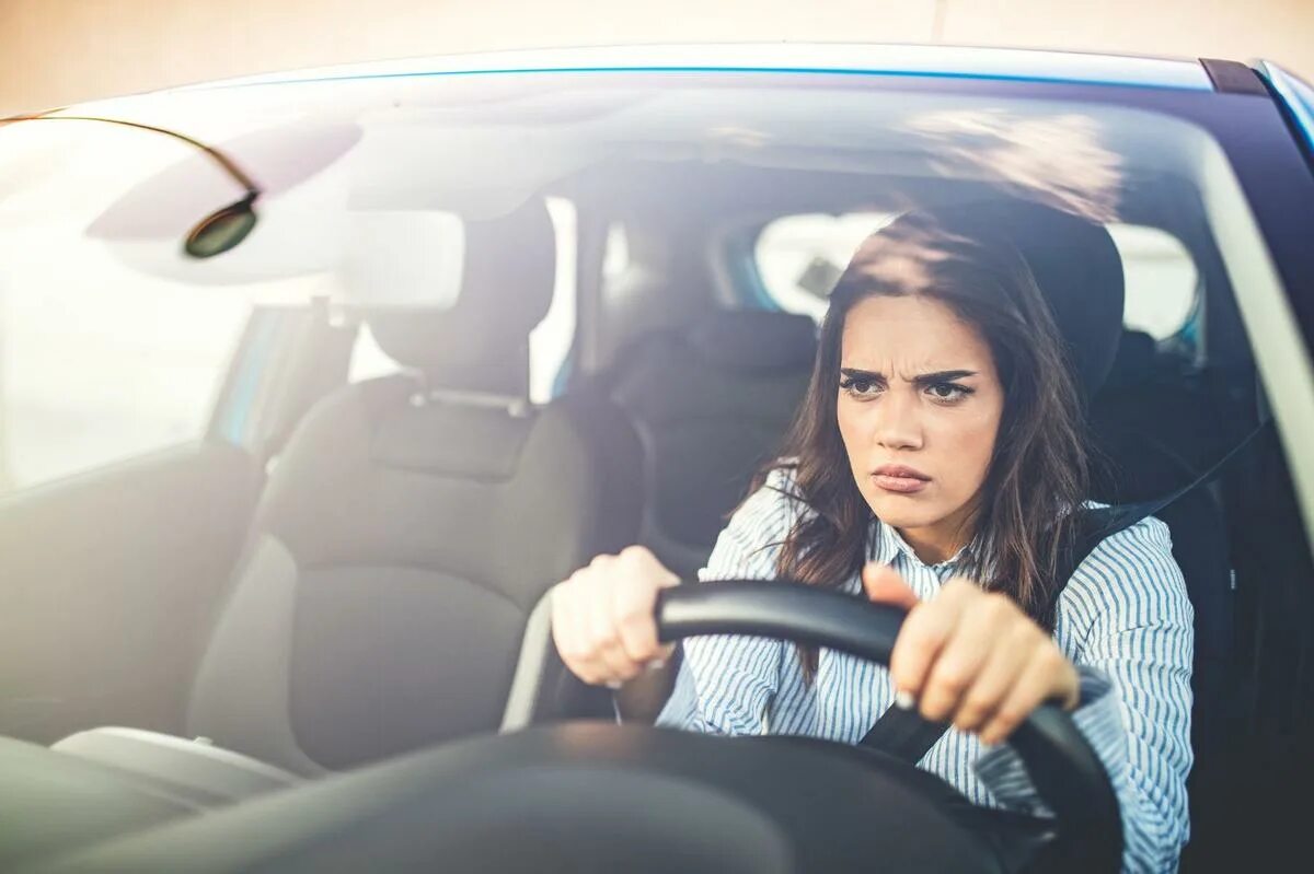 Sleeping in my car. Разочарованный в машине. Stress in traffic. Stuck in traffic. Открытка женщина водитель своими руками.