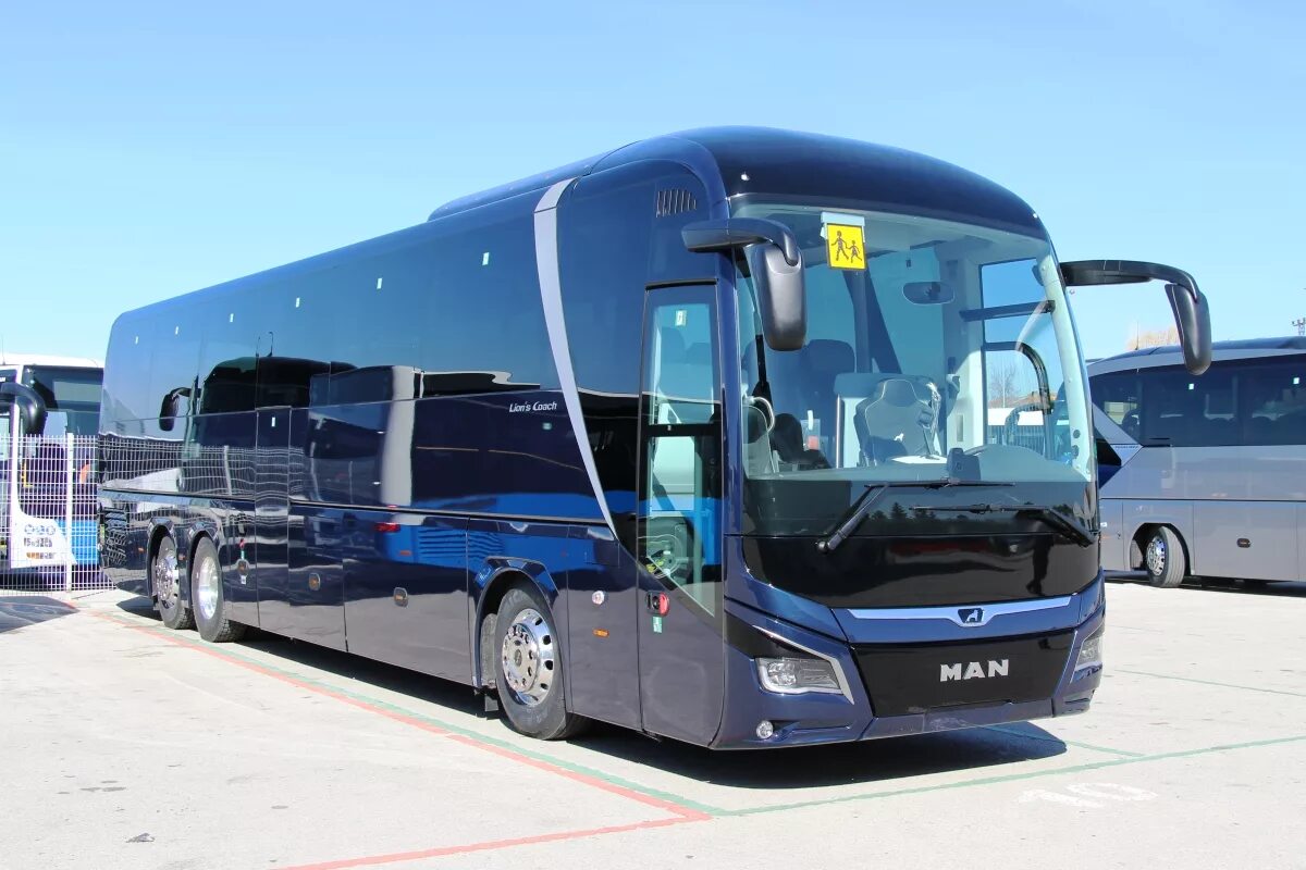 Туристический автобус цена. Man Lions coach 2020. Автобус man Lion's coach. Man Lion's coach 2021. Ман Lion s coach 2019.