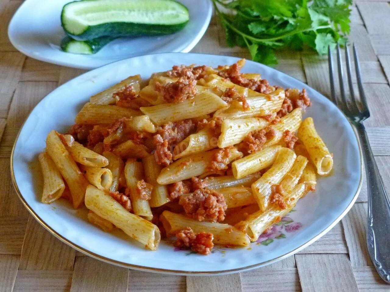 Как вкусно сделать макароны с фаршем. Рожки по флотски с фаршем. макароны по флотски с томатной пастой. мокороныипо флотски с фаршем. макароны по флотски с курицей.