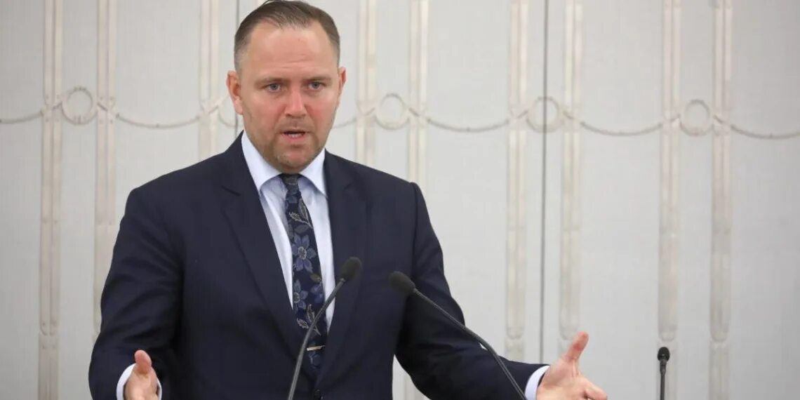 Навроцкий польша. Тиной навроцки. Кароль навроцкий. Кароль навроцкий. Навроцкие.