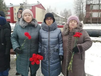 Октябрьский жители