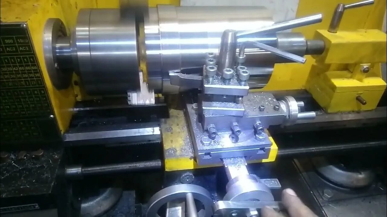 Токарный станок корвет 401. Токарный станок по металлу корвет 402. Токарный станок по металлу корвет 401. Станок корвет 402 резец. Токарный станок по металлу корвет 402.