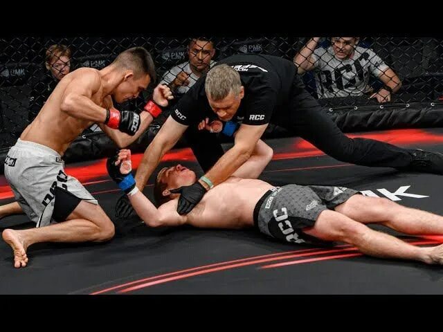 Самый быстрый бой. Самый быстрый бой. Бен аскрен бой. Масвидаль аскрен нокаут. Буллет боец.