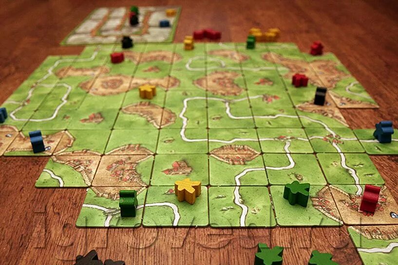 Игра что там купить. Carcassonne игра. Каркассон город игра. Каркассон крепость настольная игра. Каркассон охотники и собиратели.