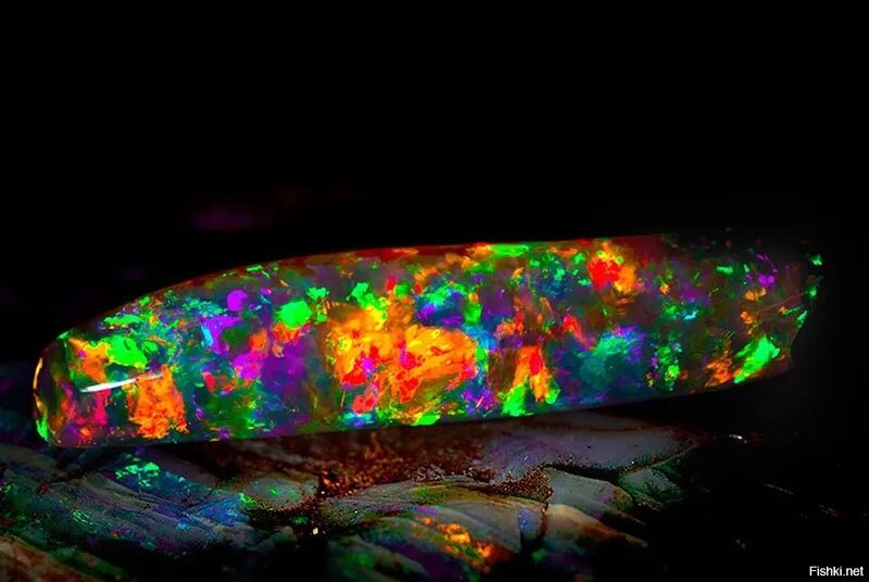 Андамукский опал. Опал гиалит камень. Мадагаскарский опал. Контралузский опал. Опал джиразоль.