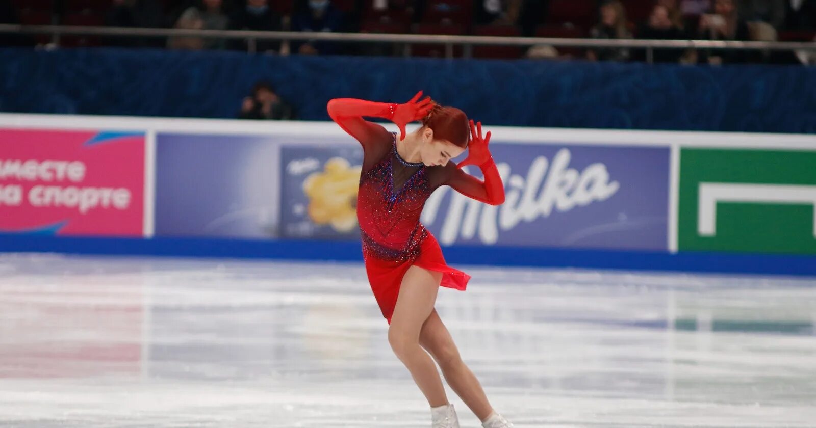 Трусова. Короткая программа чр. Трусова 2022. Таблица по фигурному катанию. Александра трусова фигуристка 2022.