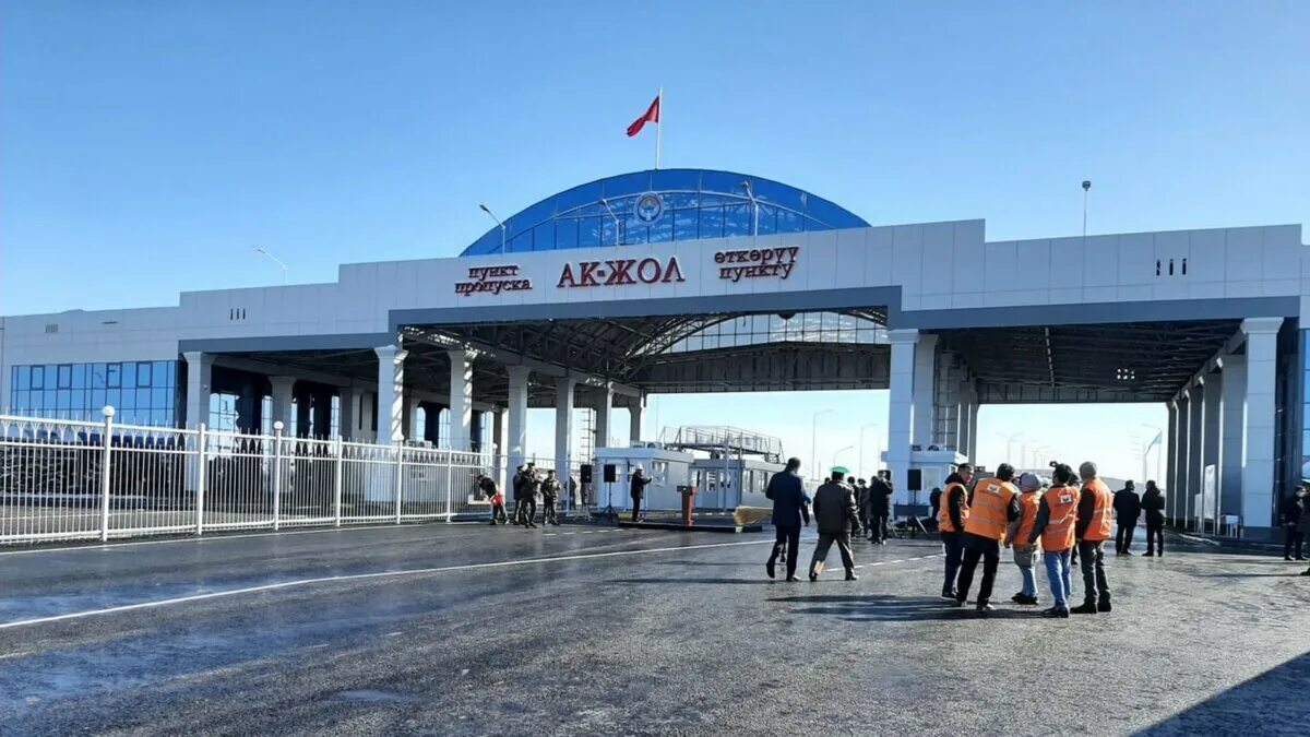 Кпп сагарчин граница с казахстаном. Граница актобе. Граница с казахстаном 2022. Омская граница с казахстаном. Озинки граница с казахстаном.