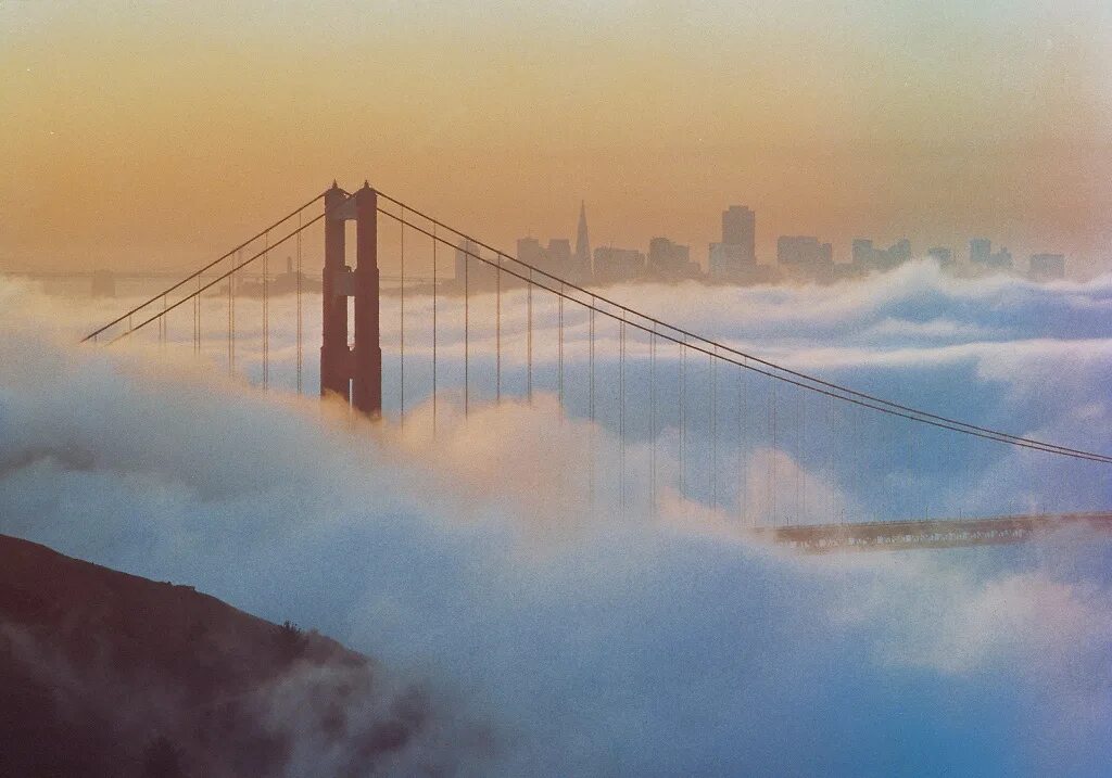 Золотой мост Сан Франциско. Мост на сцене. Сан Франциско ветрогенераторы. Сан Франциско вышка. Мосты на каникулы 4