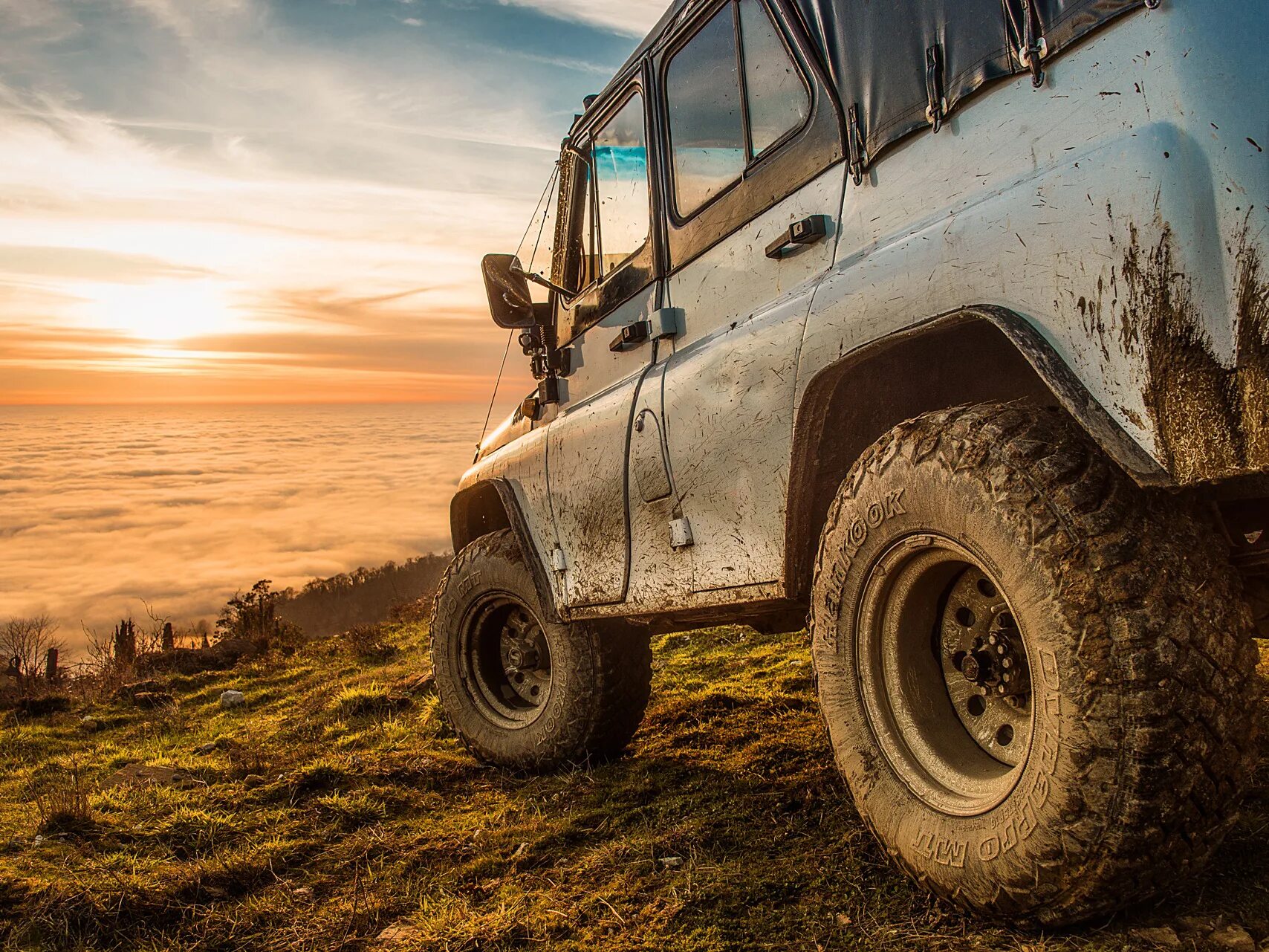 Тур по бездорожью. Джип тур по бездорожью московская область. Suzuki jimny против нивы. Тур по бездорожью. Абхазия джиппинг рица.