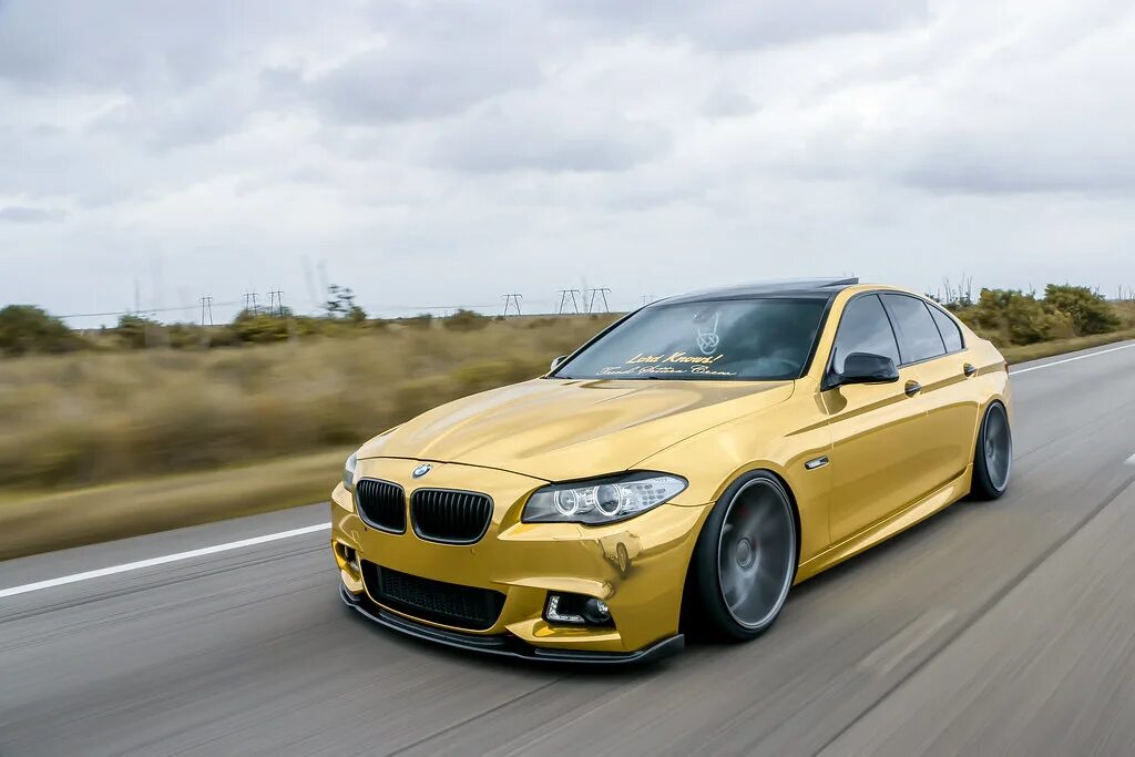 М5 т. BMW m5 Gold. BMW m5 f10. BMW f10 Золотая. BMW f10 золотистая.