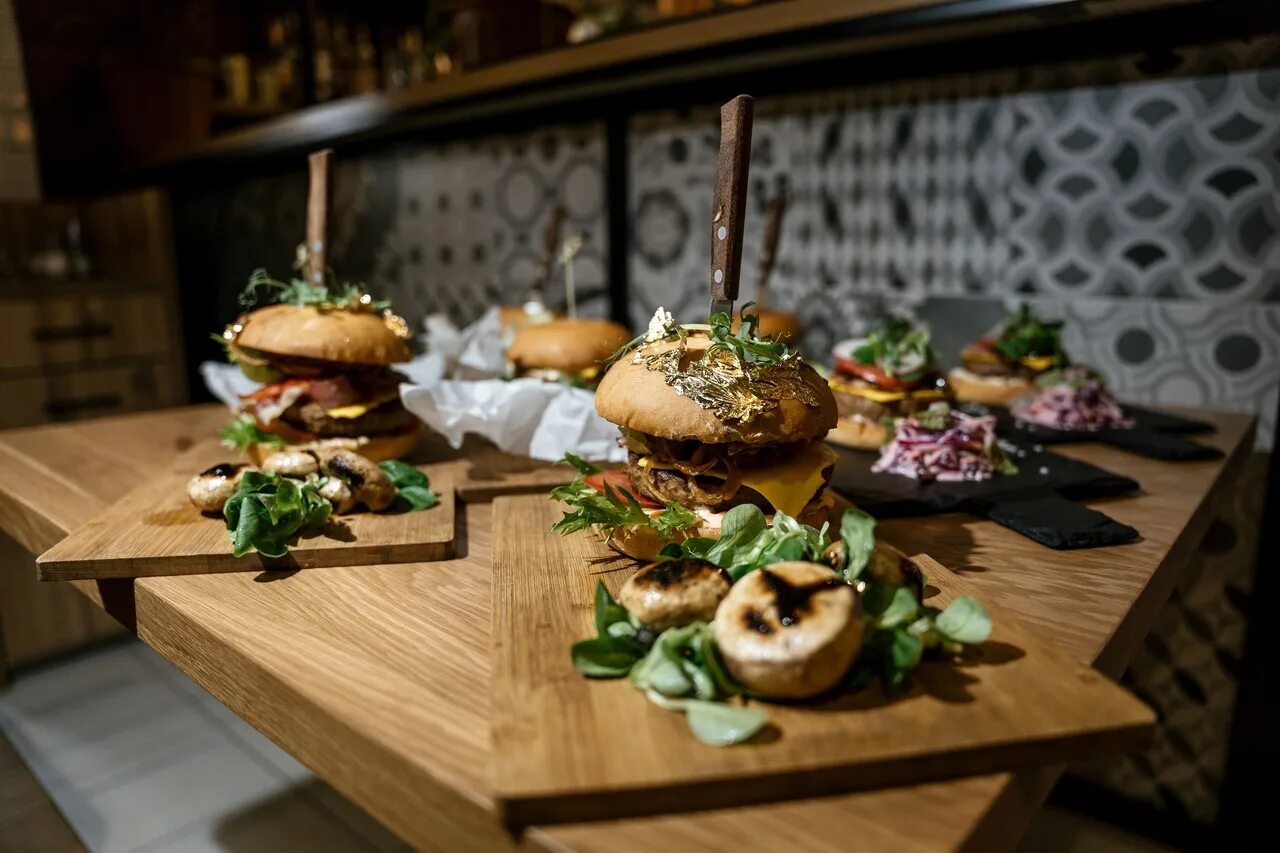 Лучшие рестораны томска рейтинг. Ресторан гости томск. Nova томск кафе. Лучшие рестораны томска рейтинг. Ресторан сибирь томск.