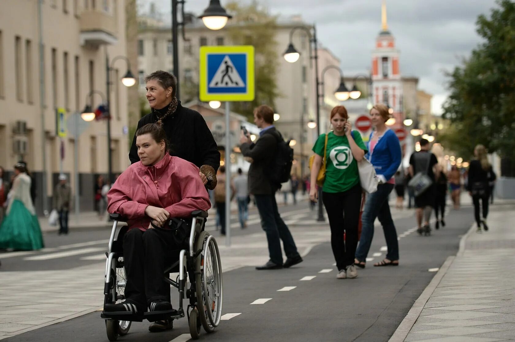 Работа для ограниченных людей. Люди с ограниченными возможностями. Инвалиды в России. Люди сограничеными возможностями. Люди с инвалидностью.