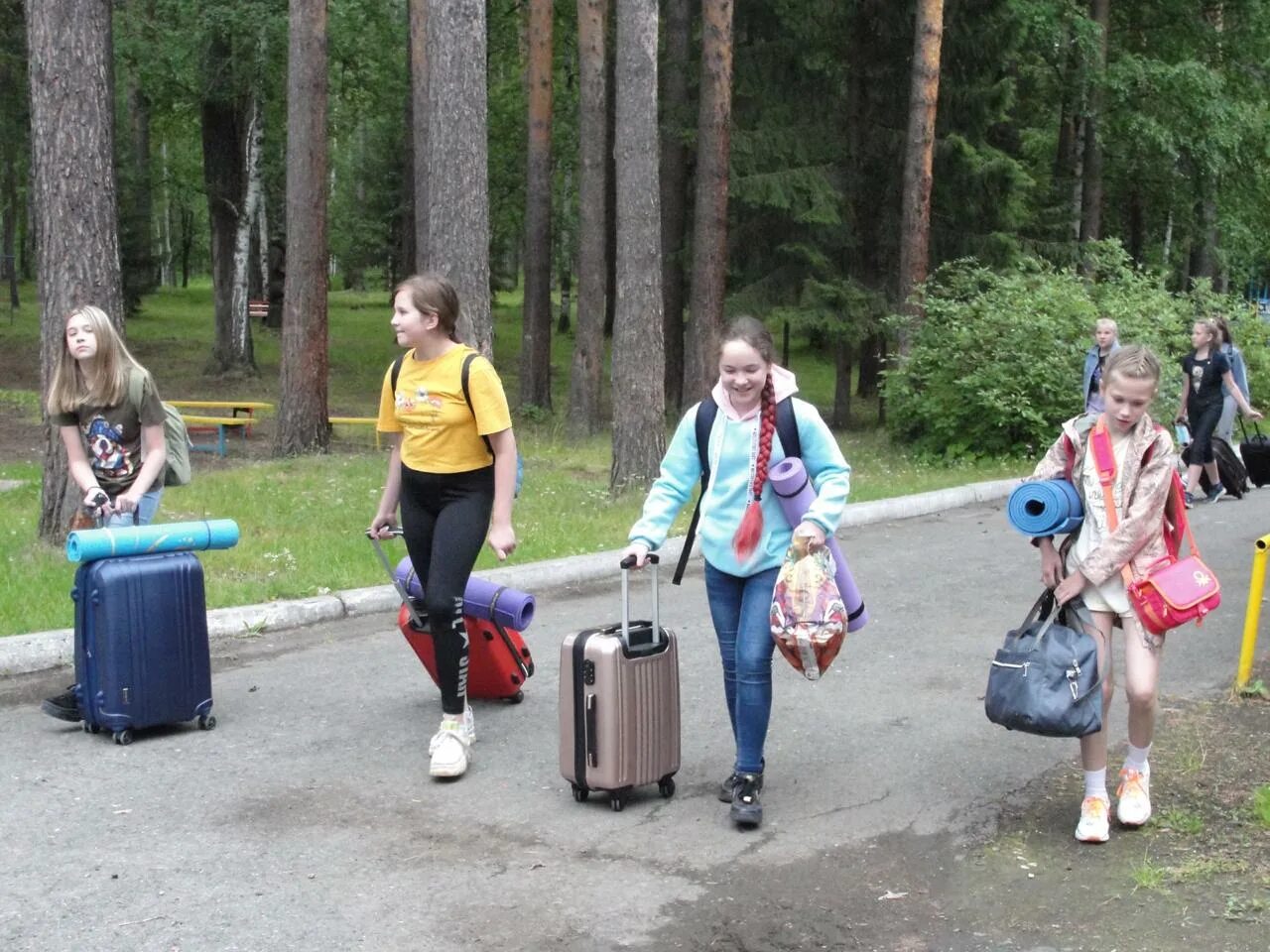 Лагерь Звездный Кунгурка. Загородный лагерь Звездный. Звездный детский лагерь Екатеринбург. Екатеринбург загородный летний лагерь. Детский загородный лагерь екатеринбург