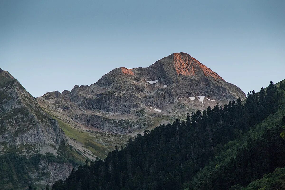 High mountain перевод. Цахвоа. Высота горы Цахвоа в Краснодарском крае. Гора Цахвоа фото хорошего качества. Горы перевод.