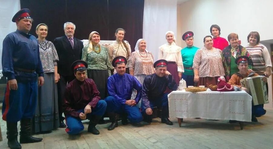 Казачий ансамбль волгоград ансамбль. Казачий ансамбль станица. Ансамбль казачьей песни волгоград. Казачий круг ансамбль. Ансамбль казачьей песни волгоград.