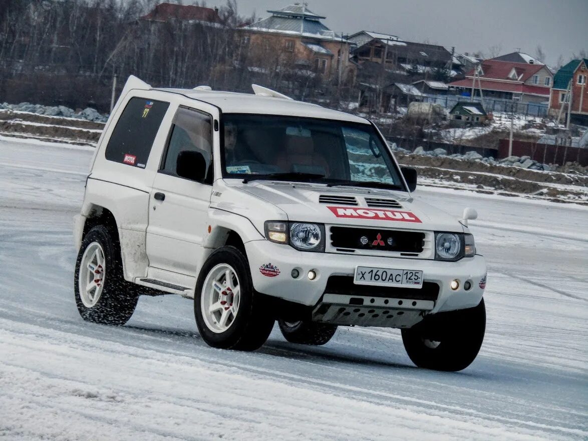 Куплю паджеро пермь. Mitsubishi Pajero 2 Evolution. Mitsubishi Pajero Evolution 1997. Mitsubishi Pajero EVO. Мицубиси Паджеро 2 Эволюшн.