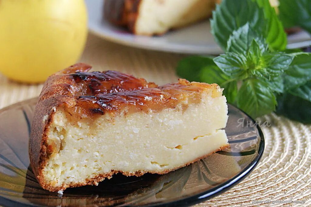 Заливной пирог с морковью. Пирог с сыром и колбасой рецепт. Заливной пирог на кефире в духовке. Заливной пирог на сковороде. Заливной пирог калорийность.