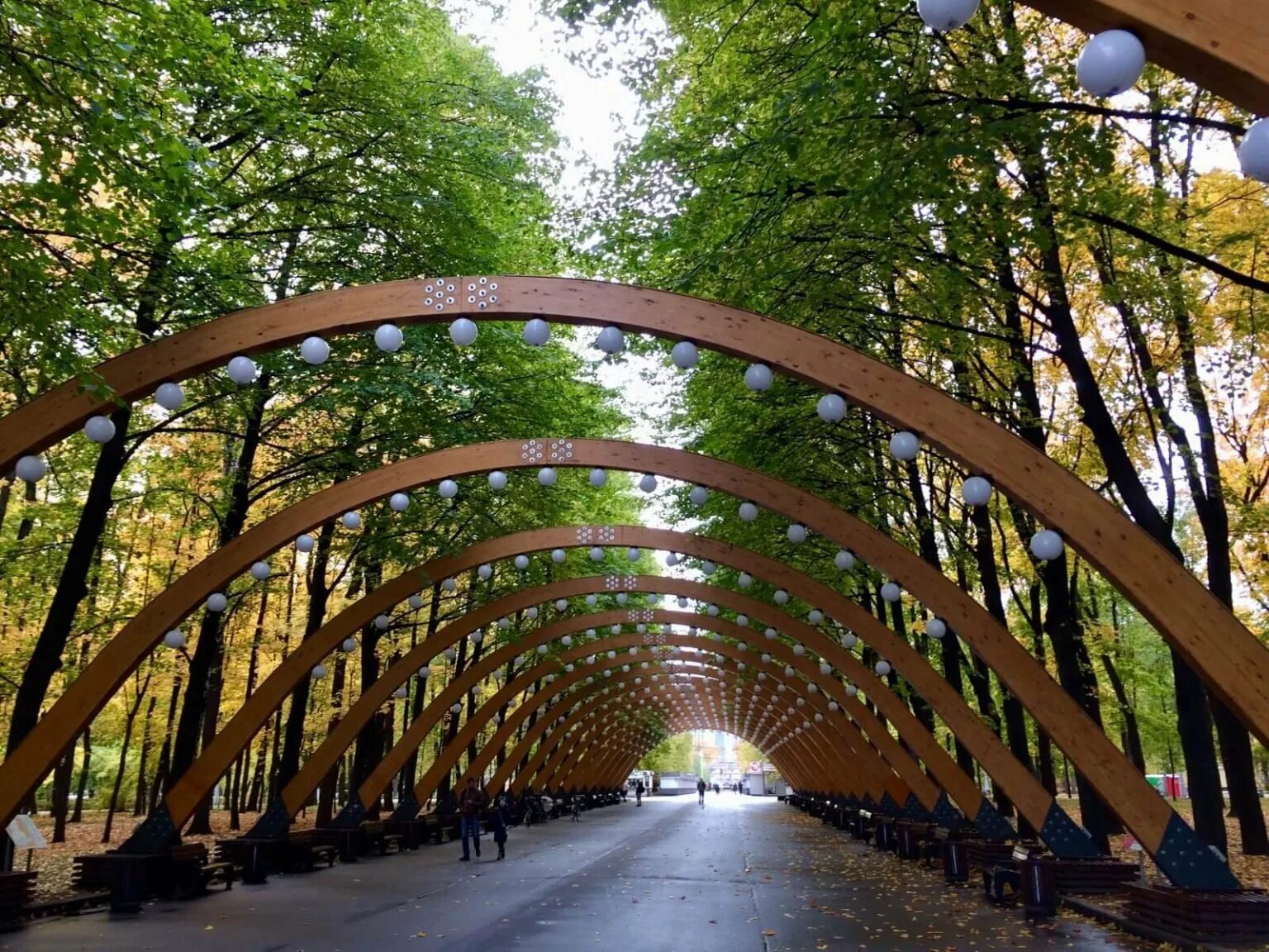 Парк вднх летом. Ресторан усадьба парк царицыно. Парк сокольники арка. Крупнейшие парки москвы. Парк нескучный сад в москве.