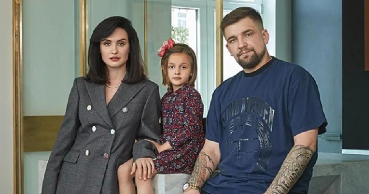 Дочь вакуленко басты. Дочь вакуленко басты. Семья василия басты. Дочь вакуленко басты. Баста музыкант семья.